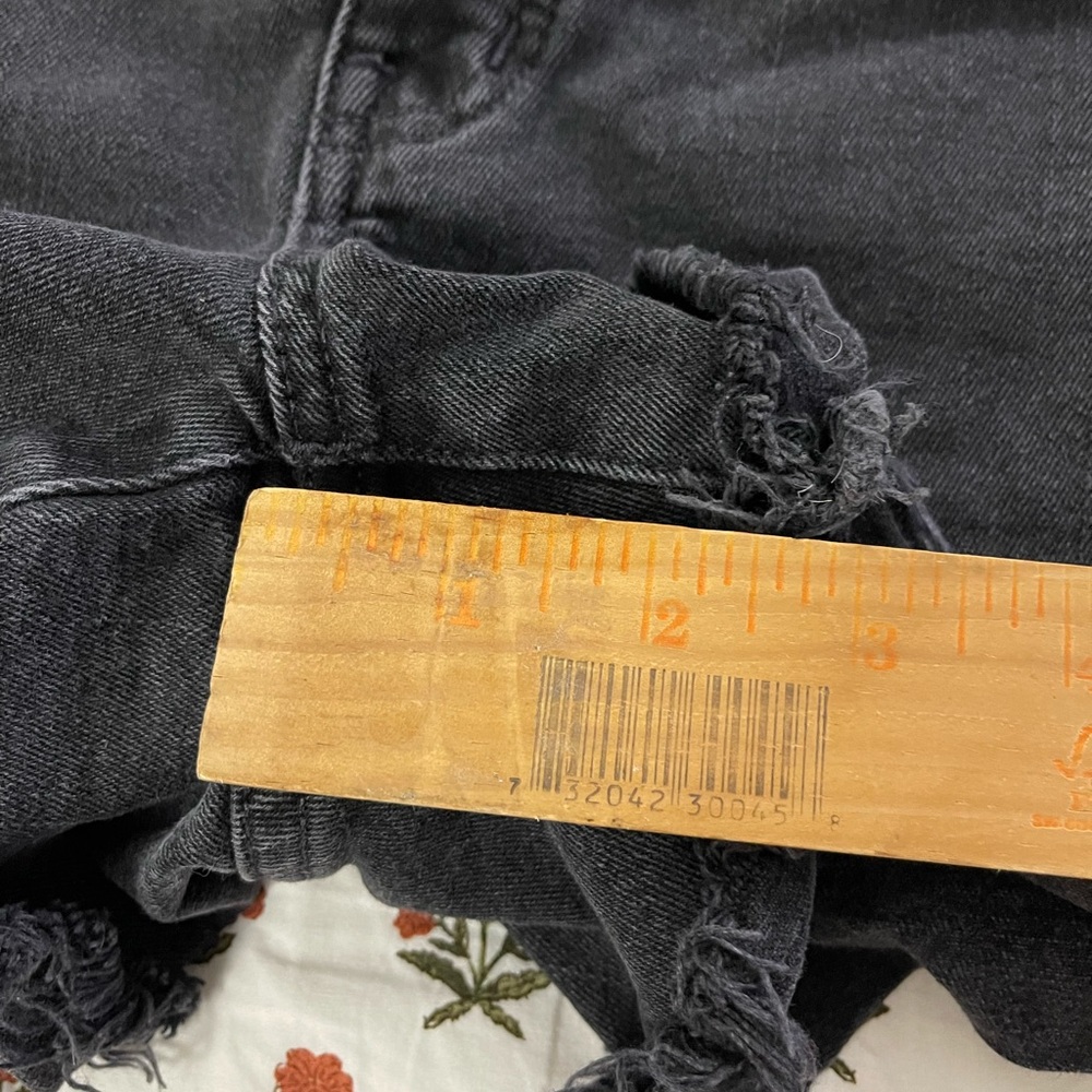 Madewell size 30 black denim. Frayed hem. High waisted - Picture 2 of 7